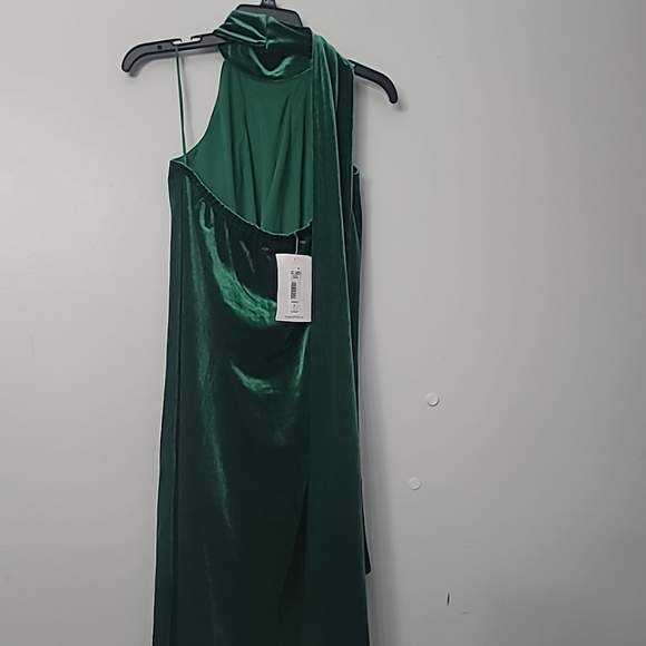 Belle Badgley Mischka Mock Neck Sleeveless Stretch Velvet Drape Halle Dress - Picture 6 of 8